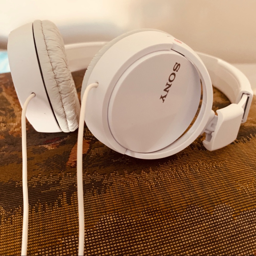 good sound sonic earphone , White color